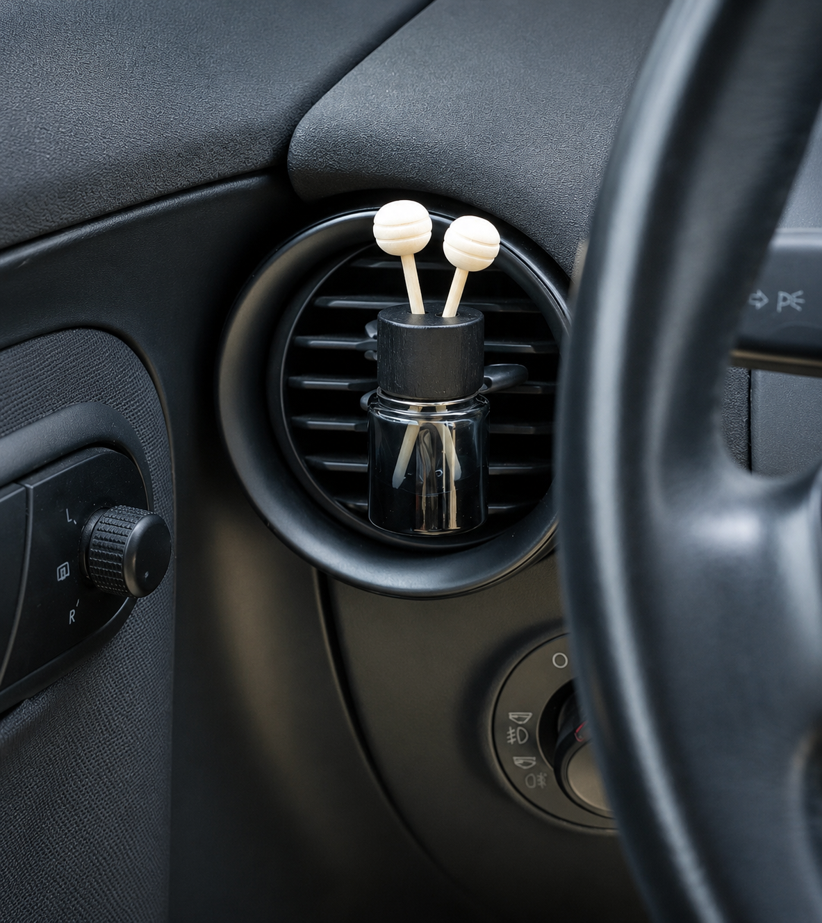 Diffuseur voiture Oud 8 ml rechargeable rond